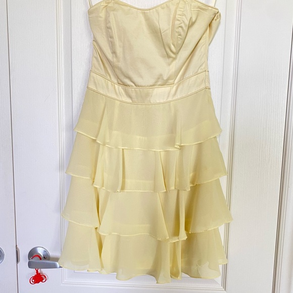 French Connection Strapless Yellow Tiered Dress Size 6 - Picture 1 of 9